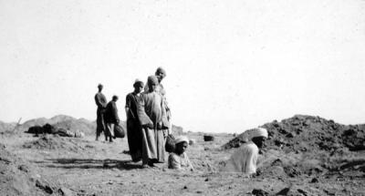 Photograph of excavations in the cemetery at Harageh. From Dr Amsden photograph album. Petrie Museum Archives